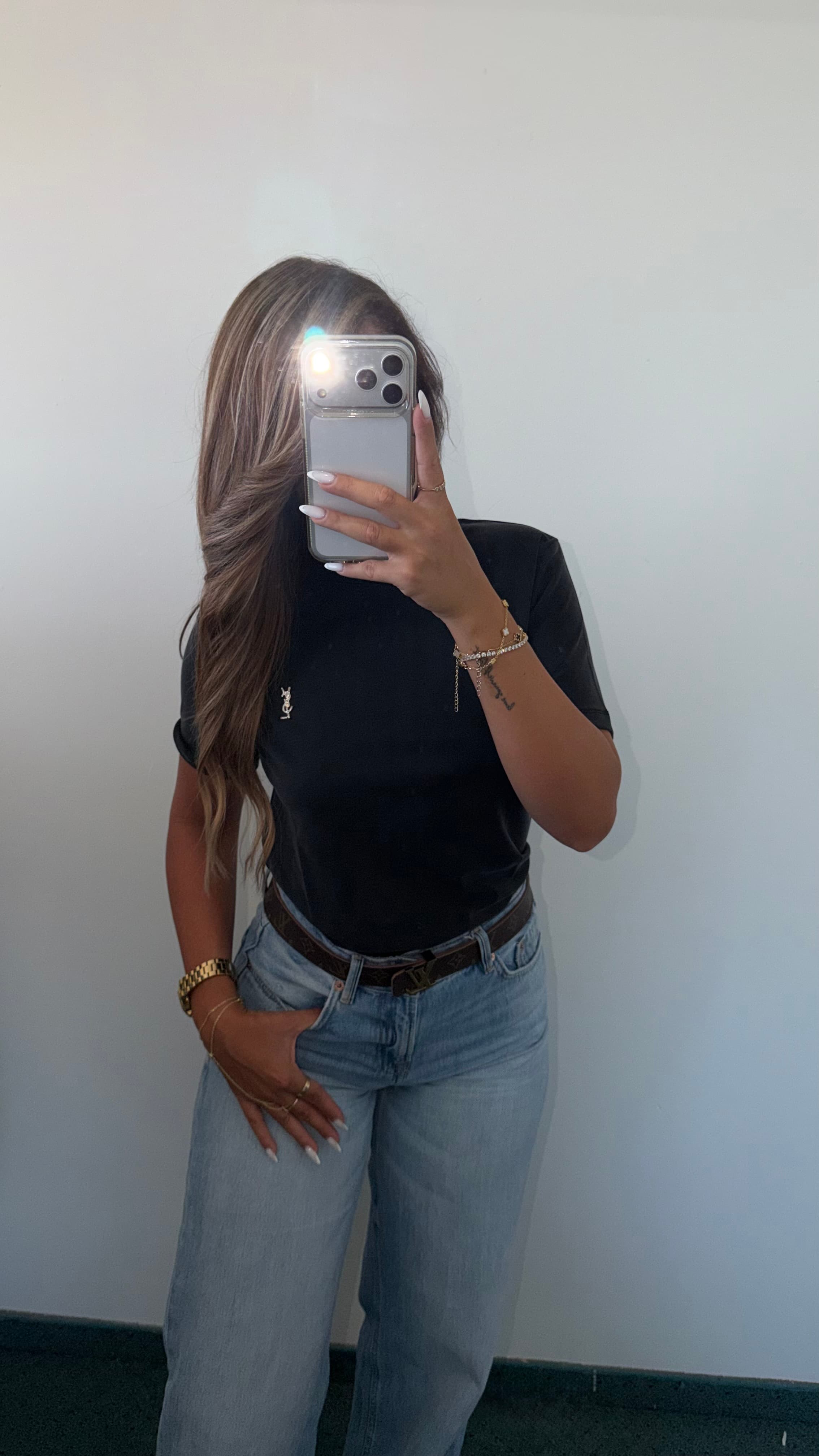 חולצת סן לורן שחורה קלאסית