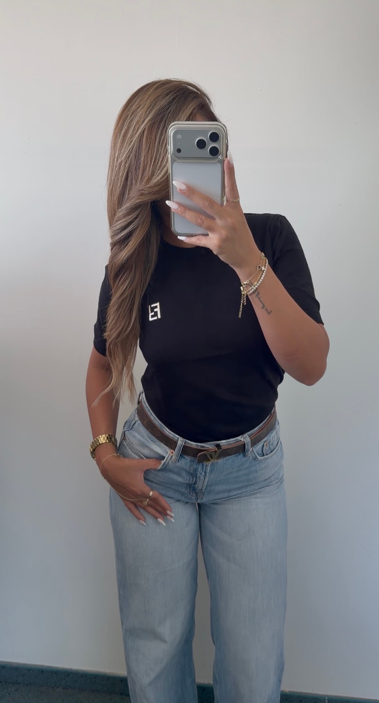 חולצת FENDI שחורה